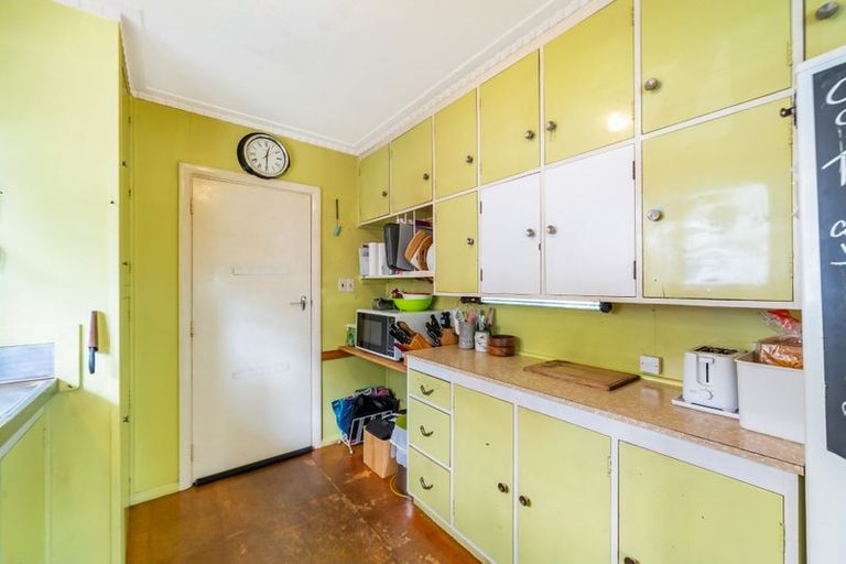 Photo of property in 5 Seddon Street, Wallaceville, Upper Hutt, 5018