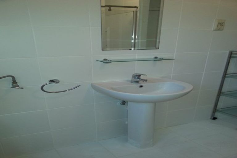 Photo of property in 7 Bayview Road, Hauraki, Auckland, 0622