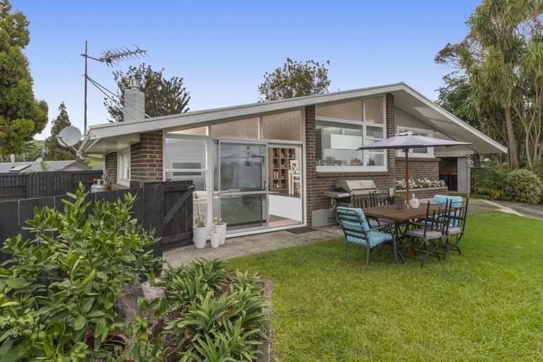 Photo of property in 25 Waikite Road, Welcome Bay, Tauranga, 3112