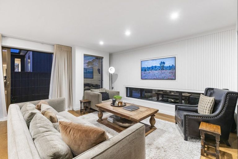 Photo of property in 5a Allison Avenue, Mount Maunganui, 3116