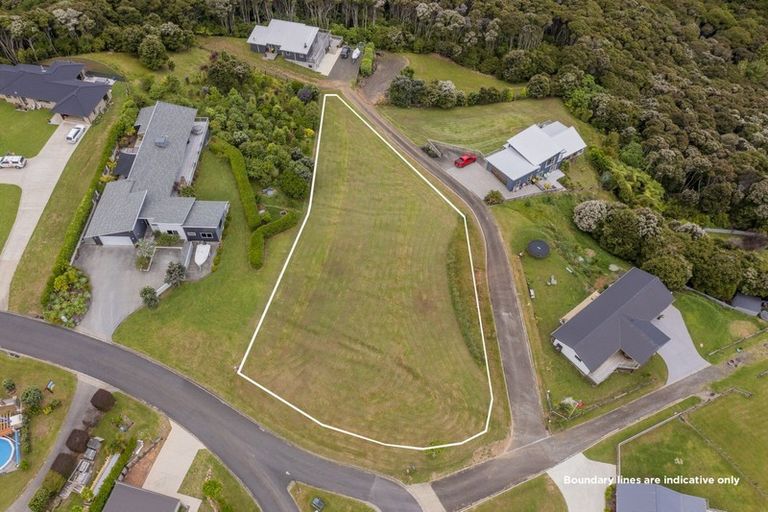 Photo of property in 5 Tironui Place, Whitianga, 3510