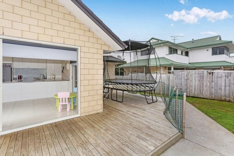 Photo of property in 4 Shepherds Road, Papakura, 2110