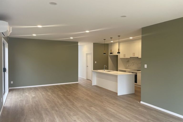 Photo of property in 21 Paparahi Place, Wainui, Silverdale, 0992