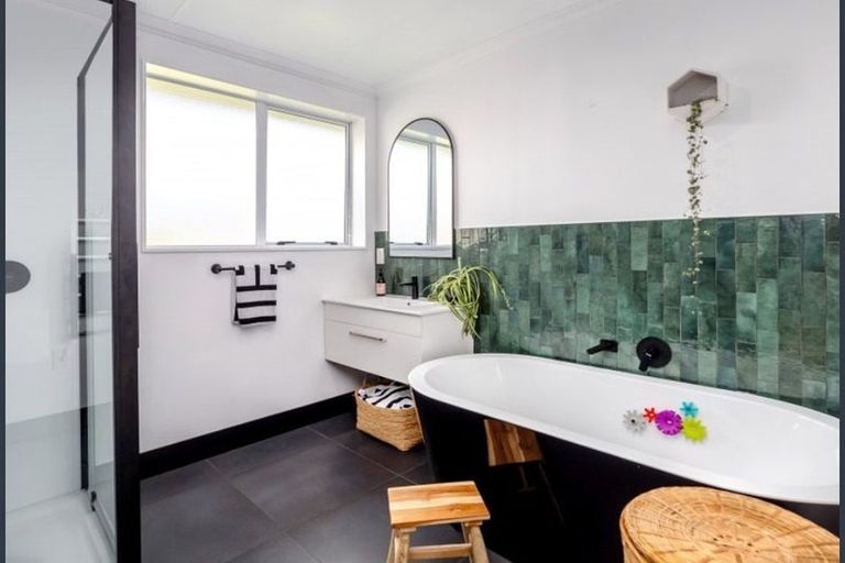 Photo of property in 38b Mcmaster Street, Greytown, 5712