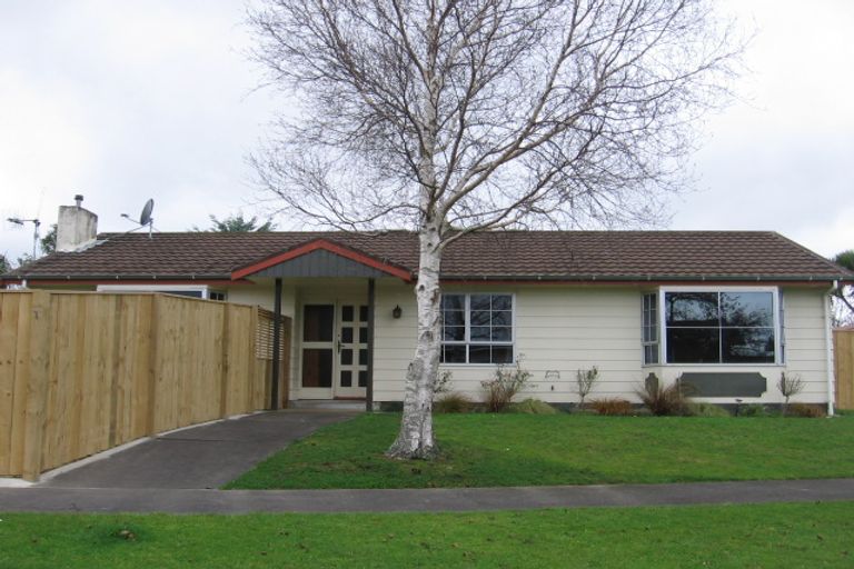 Photo of property in 1 Cumberland Place, Kelvin Grove, Palmerston North, 4414