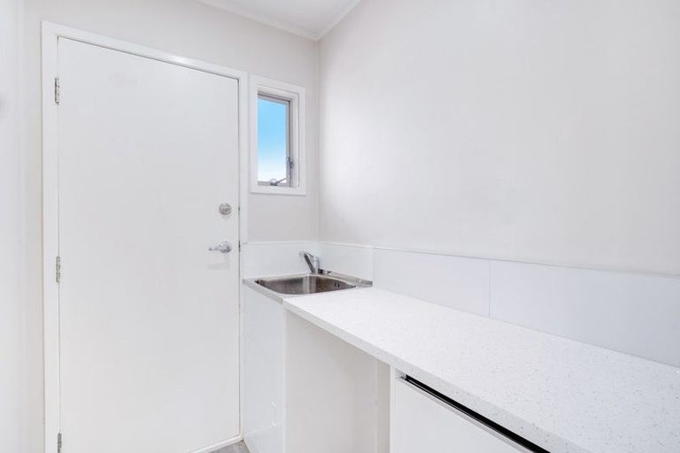 Photo of property in 1/10 Gloaming Place, Conifer Grove, Takanini, 2112