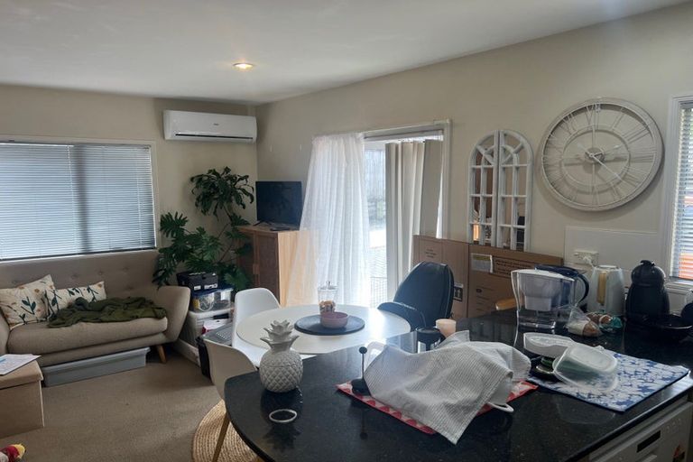 Photo of property in 19 East Coast Road, Milford, Auckland, 0620