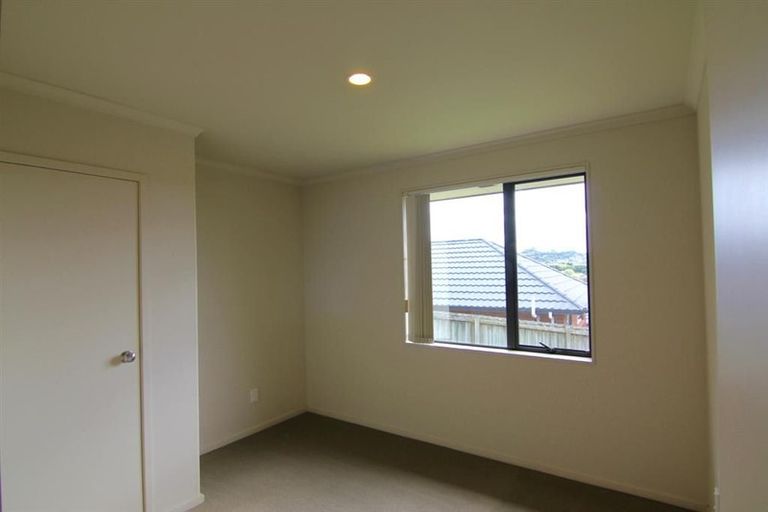 Photo of property in 28 Nimstedt Avenue, Oteha, Auckland, 0632