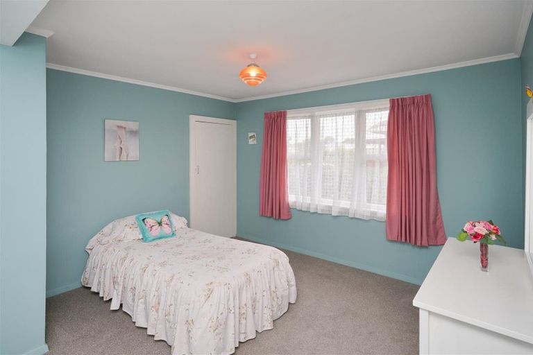 Photo of property in 1/14 Farquhars Road, Redwood, Christchurch, 8051