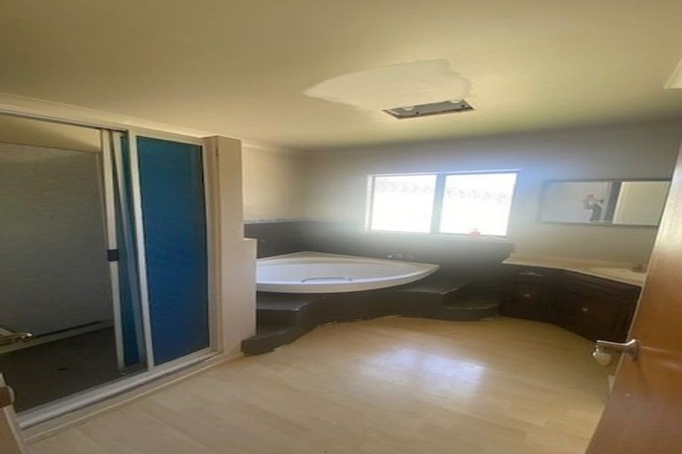 Photo of property in 195 Pine Valley Road, Dairy Flat, Silverdale, 0992