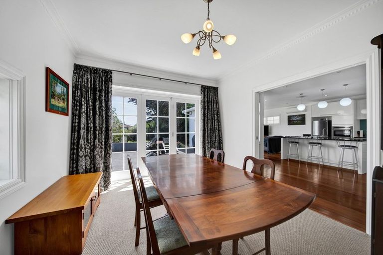Photo of property in 18 Bulteel Street, New Plymouth, 4310