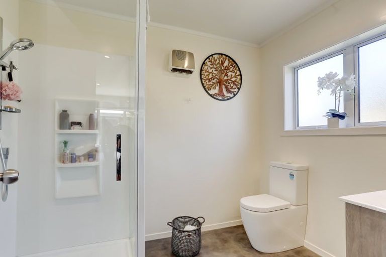 Photo of property in 8 Nukumaru Parade, Waiinu Beach, Whanganui, 4588