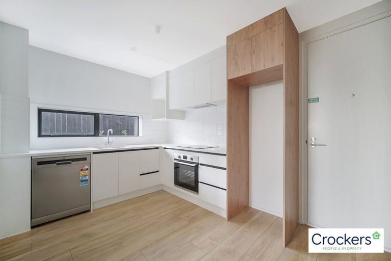 Photo of property in 3/10 Treasure Lane, Te Atatu South, Auckland, 0610