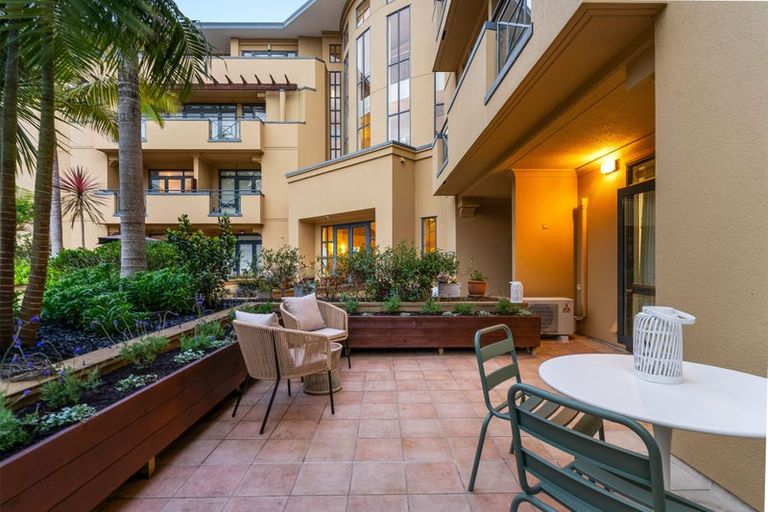 Photo of property in 2c/7-11 Bute Road, Browns Bay, Auckland, 0630