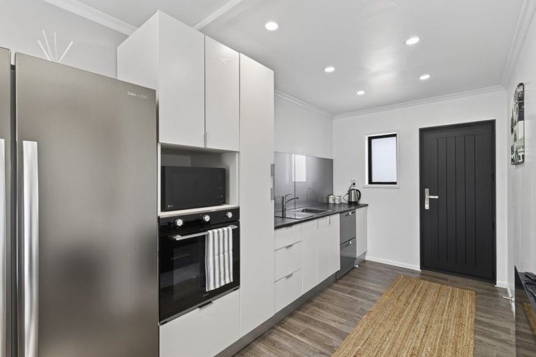 Photo of property in 3/220 Coronation Avenue, Welbourn, New Plymouth, 4310