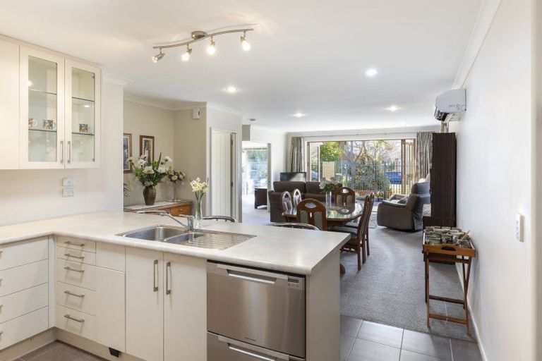Photo of property in 22 Mokihi Gardens, Hillmorton, Christchurch, 8024
