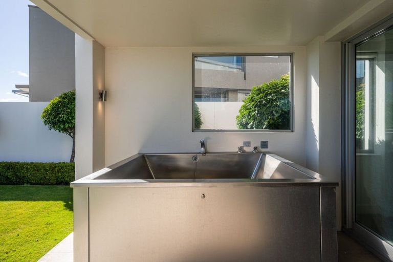 Photo of property in 1/225 Lake Terrace, Waipahihi, Taupo, 3330