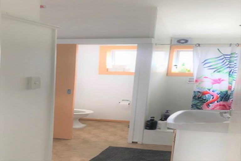 Photo of property in 2/462 Hillsborough Road, Mount Roskill, Auckland, 1041