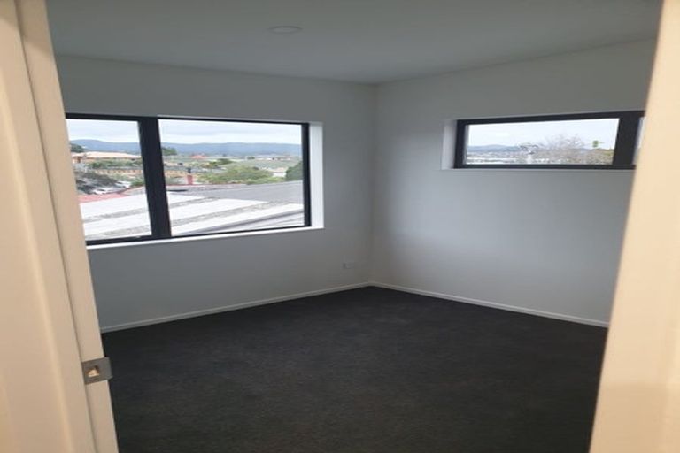 Photo of property in 4b Wattle Road, Sunnyvale, Auckland, 0612