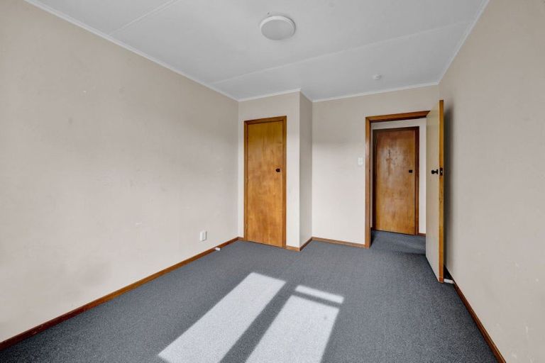Photo of property in 12 Grenville Street, Marfell, New Plymouth, 4310