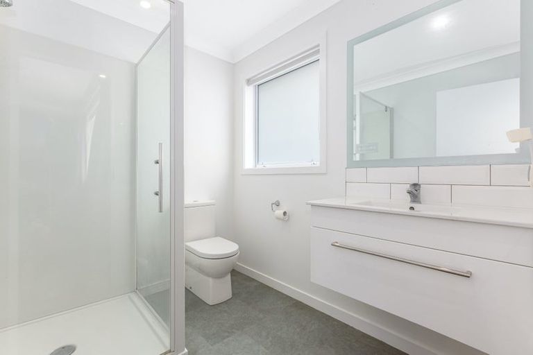 Photo of property in 14 Canary Way, Whitby, Porirua, 5024