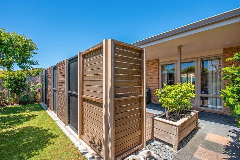 Photo of property in 26 Gandalf Crescent, Paraparaumu, 5032