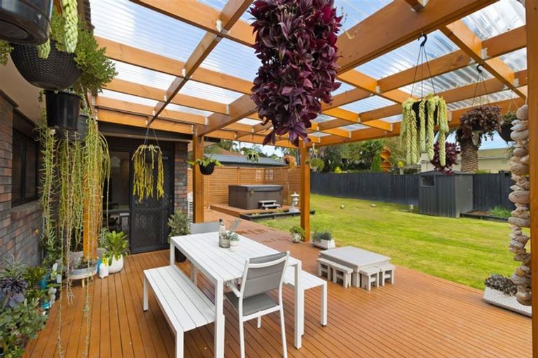 Photo of property in 20 Station Road, Huapai, Kumeu, 0810