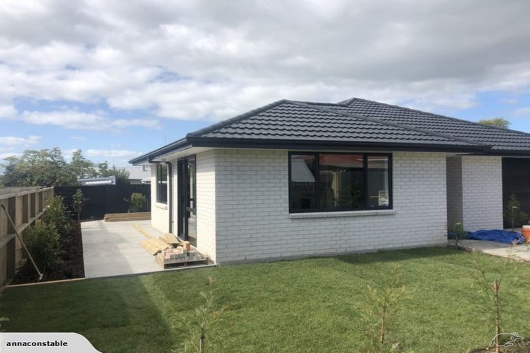 Photo of property in 30 Queenwood Road, Levin, 5510