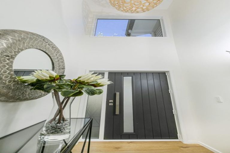 Photo of property in 11a Langana Avenue, Browns Bay, Auckland, 0630