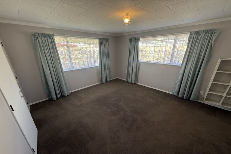 Photo of property in 340 Wellington Road, Wainuiomata, Lower Hutt, 5014