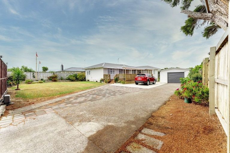 Photo of property in 25 Mcannalley Street, Manurewa East, Auckland, 2102