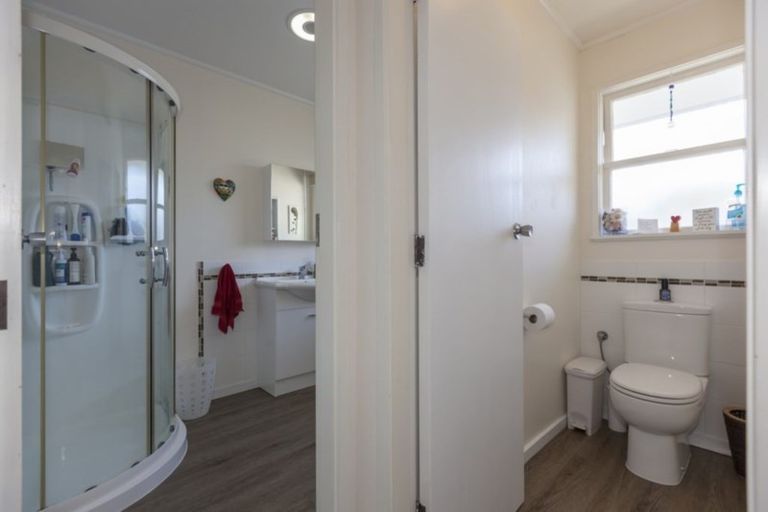 Photo of property in 2a Leybourne Avenue, Waikanae, 5036