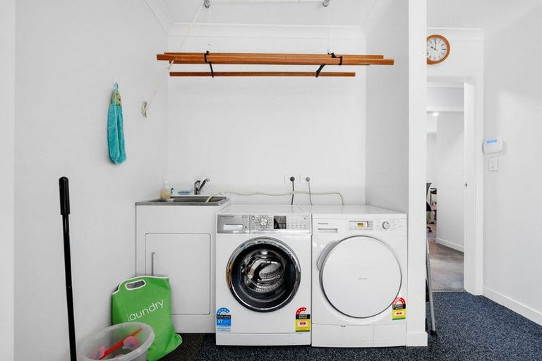 Photo of property in 12 Ruru Street, Cambridge, 3434