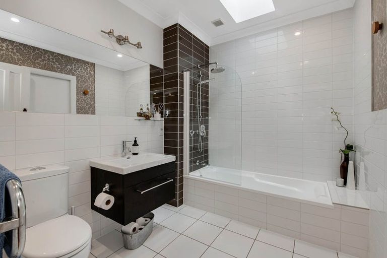 Photo of property in 154 Te Kanae Road, South Head, Helensville, 0874