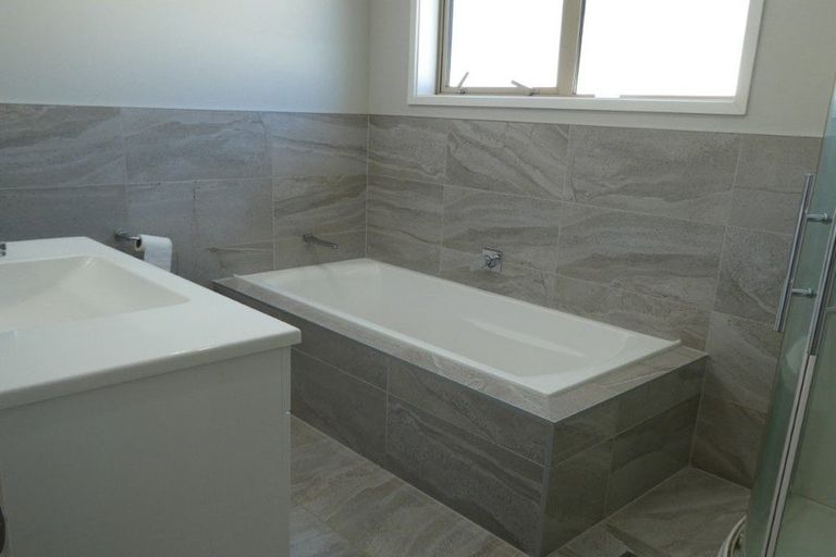 Photo of property in 7 Latimer Way, Petone, Lower Hutt, 5012