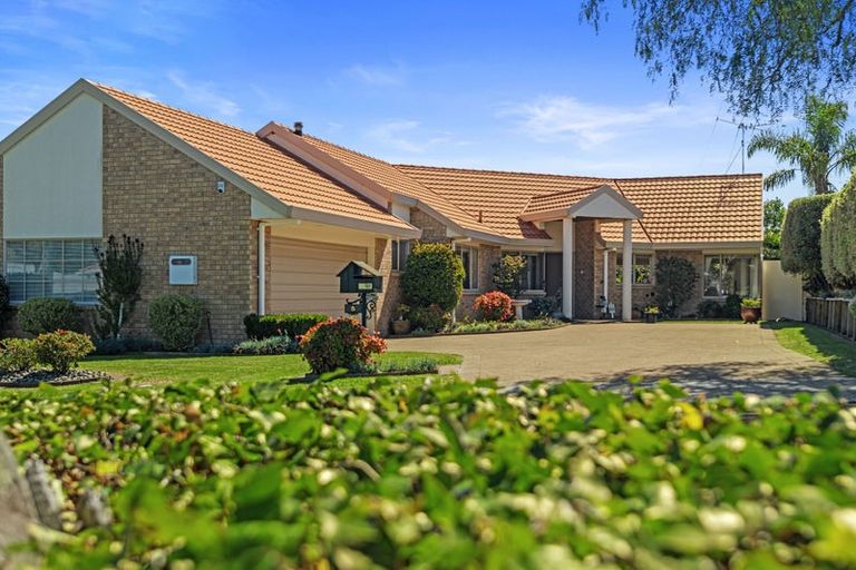 Photo of property in 5 Burleigh Place, Rototuna, Hamilton, 3210