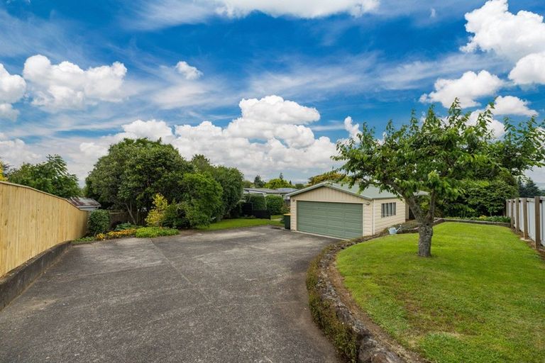 Photo of property in 10 Tirita Street, Kawaha Point, Rotorua, 3010