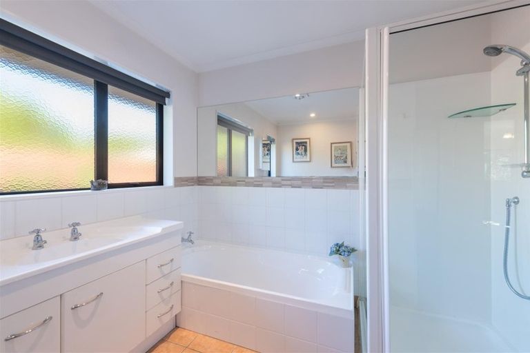 Photo of property in 4 Hoult Crescent, Monaco, Nelson, 7011