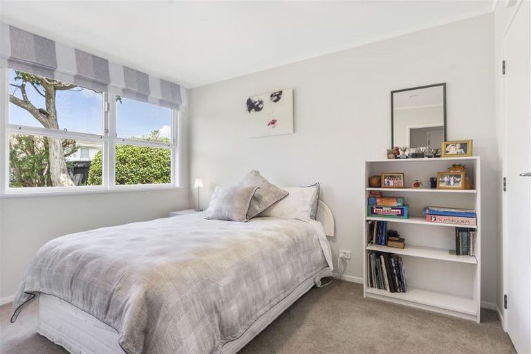 Photo of property in 2/34a Sunnynook Road, Sunnynook, Auckland, 0620