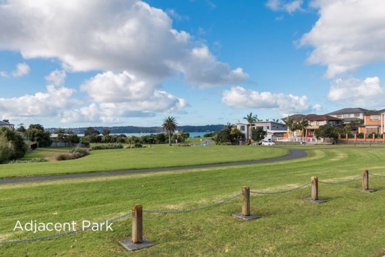 Photo of property in 6 Wakaroa Avenue, Te Atatu Peninsula, Auckland, 0610