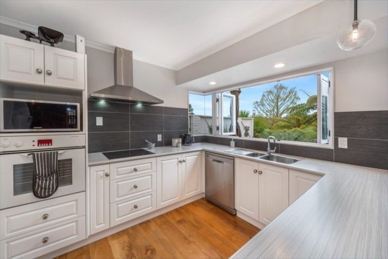 Photo of property in 64 Hooker Avenue, Chedworth, Hamilton, 3210