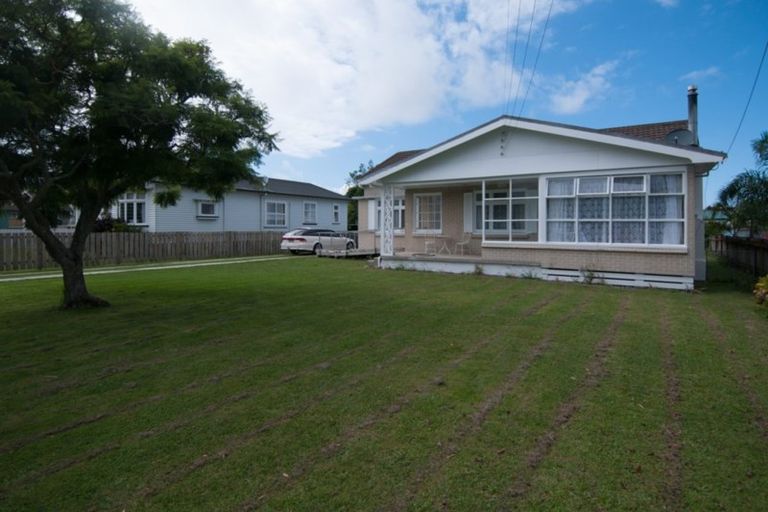Photo of property in 35 De Lautour Road, Inner Kaiti, Gisborne, 4010