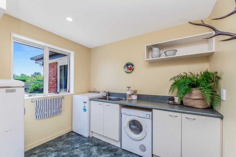 Photo of property in 21 Churchlea Place, Darfield, 7510