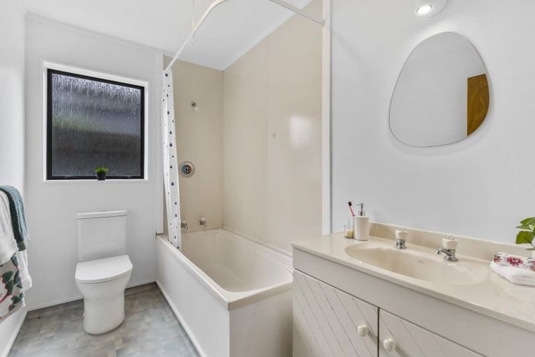 Photo of property in 10a Shastri Terrace, Khandallah, Wellington, 6035