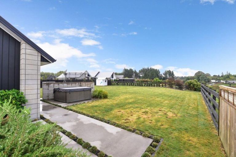 Photo of property in 47 Jarrett Terrace, Leamington, Cambridge, 3432