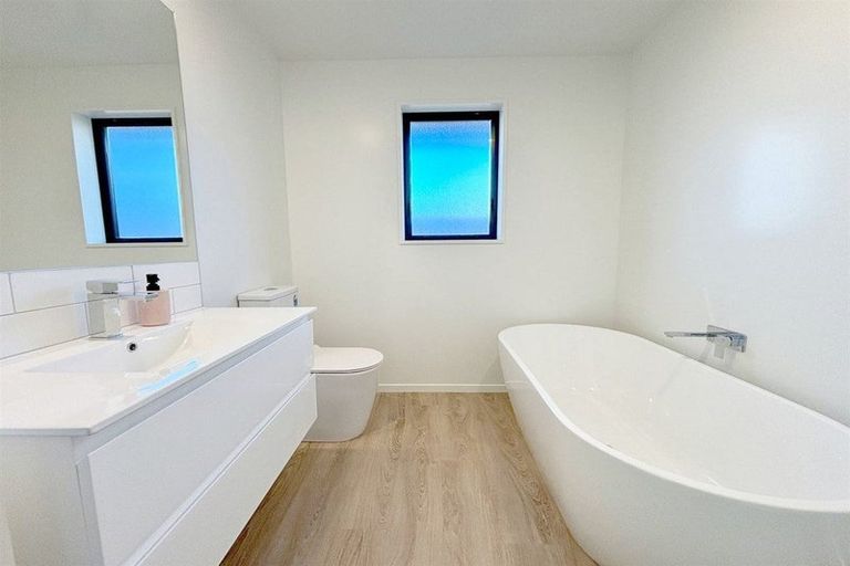 Photo of property in 65 Mehrtens Crescent, Woodend, 7691