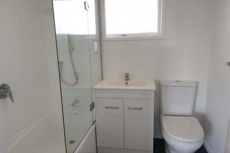 Photo of property in 1/176 Archers Road, Glenfield, Auckland, 0629