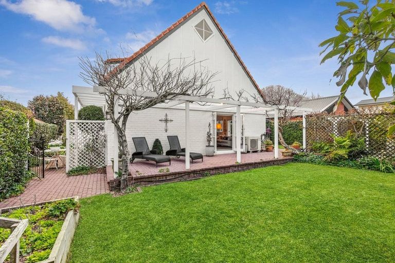 Photo of property in 25 Hall Street, Cambridge, 3434