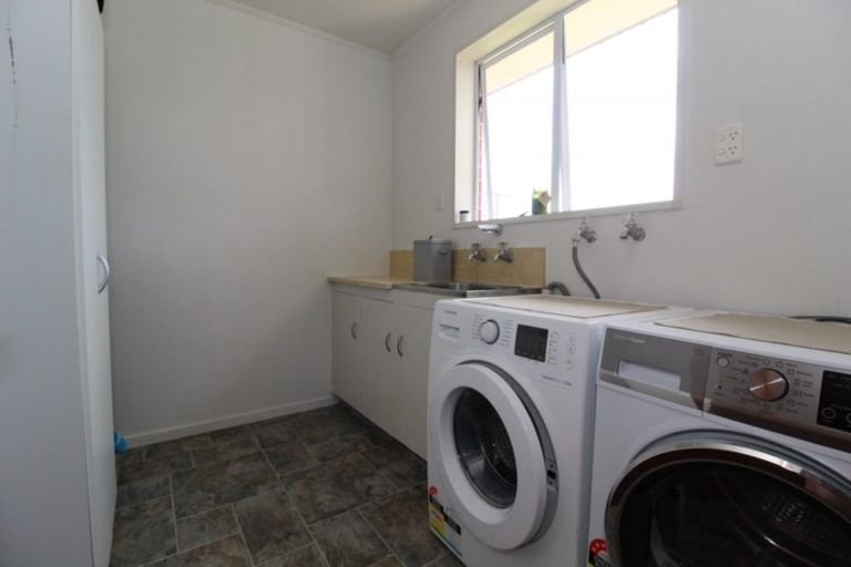 Photo of property in 11 Oxford Street, Waimate, 7924