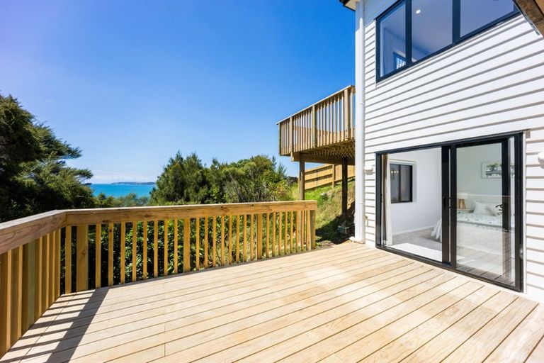 Photo of property in 254a Whangaparaoa Road, Red Beach, 0932
